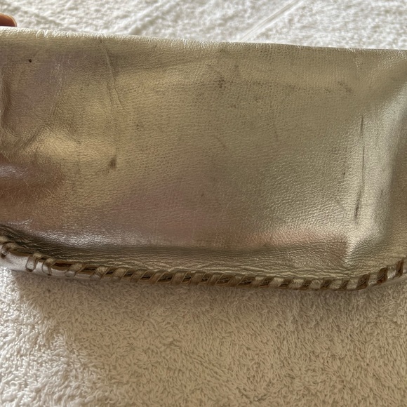 KARIM BOURIAD MARRAKECH SILVER METALLIC LEATHER CLUTCH BAG. - Picture 4 of 10